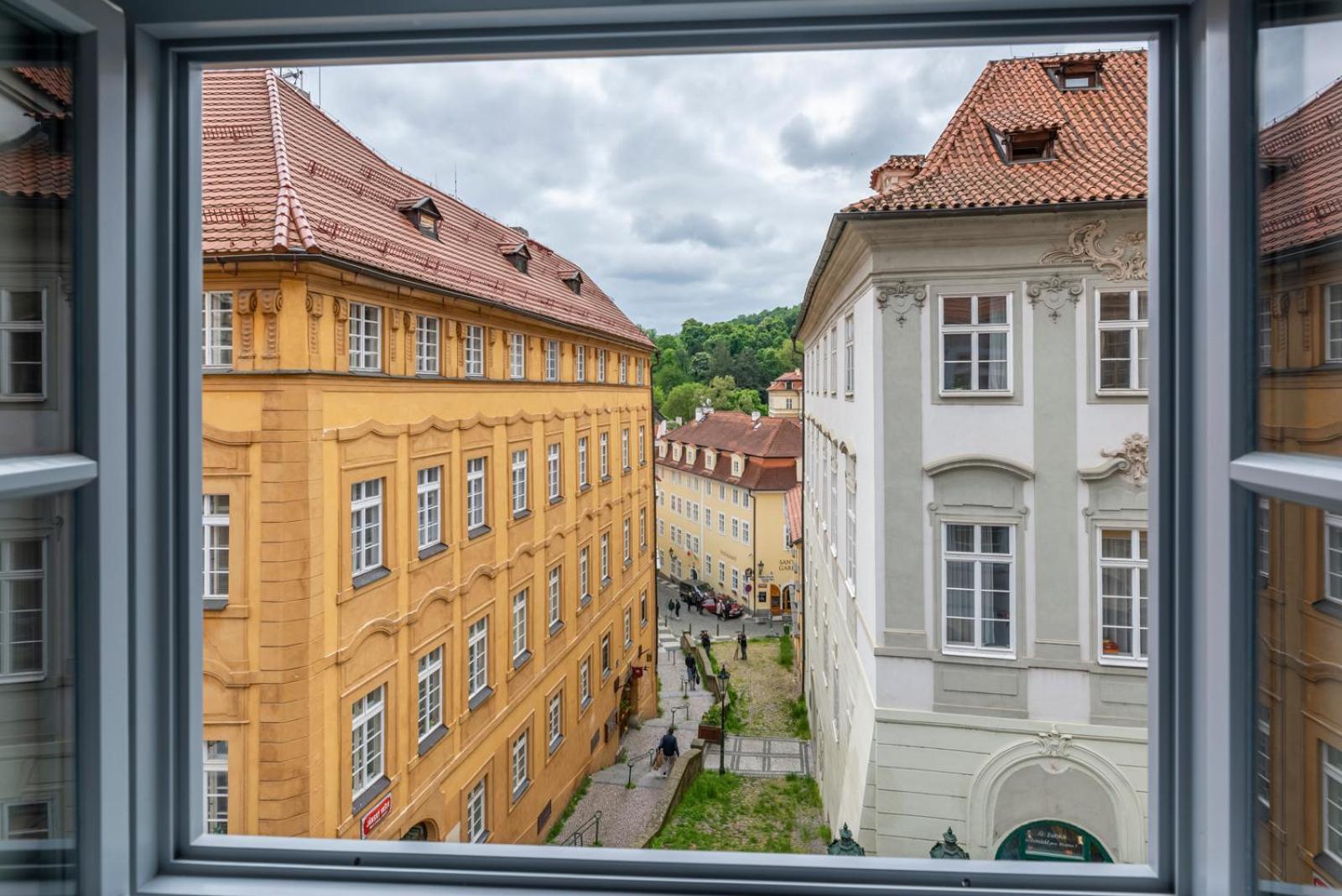 Primavera - Castle View Apartments Praag Buitenkant foto
